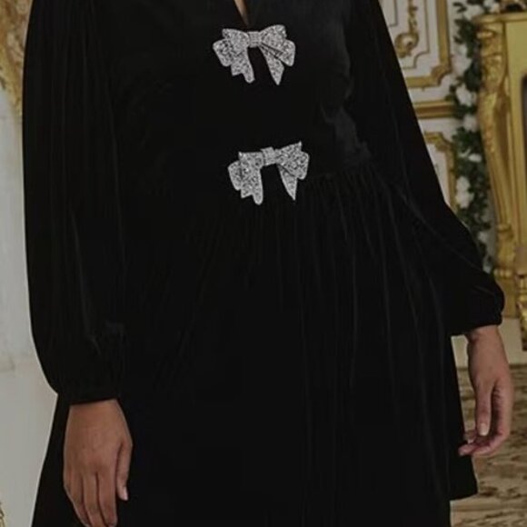 Sugarlips Plus Long Sleeve Bow Velvet Mini Dress - Picture 3 of 6